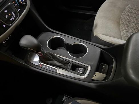 Used 2022 Chevrolet Equinox LS w/ LS Convenience Package FWD image 37