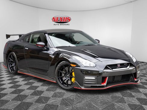 Used 2020 Nissan GT-R NISMO AWD/4WD image 1