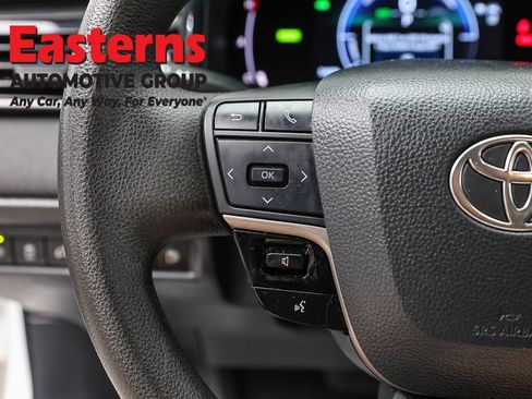 Used 2025 Toyota Camry LE FWD image 14
