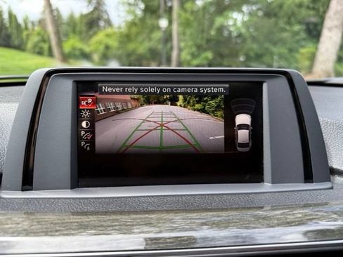 Used 2017 BMW 330i Sedan RWD image 17