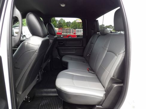 Used 2024 RAM 3500 Tradesman w/ Chrome Appearance Group AWD/4WD image 31