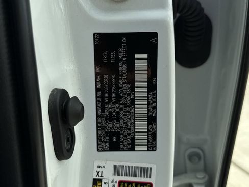 Used 2023 Toyota Highlander Platinum AWD/4WD image 25