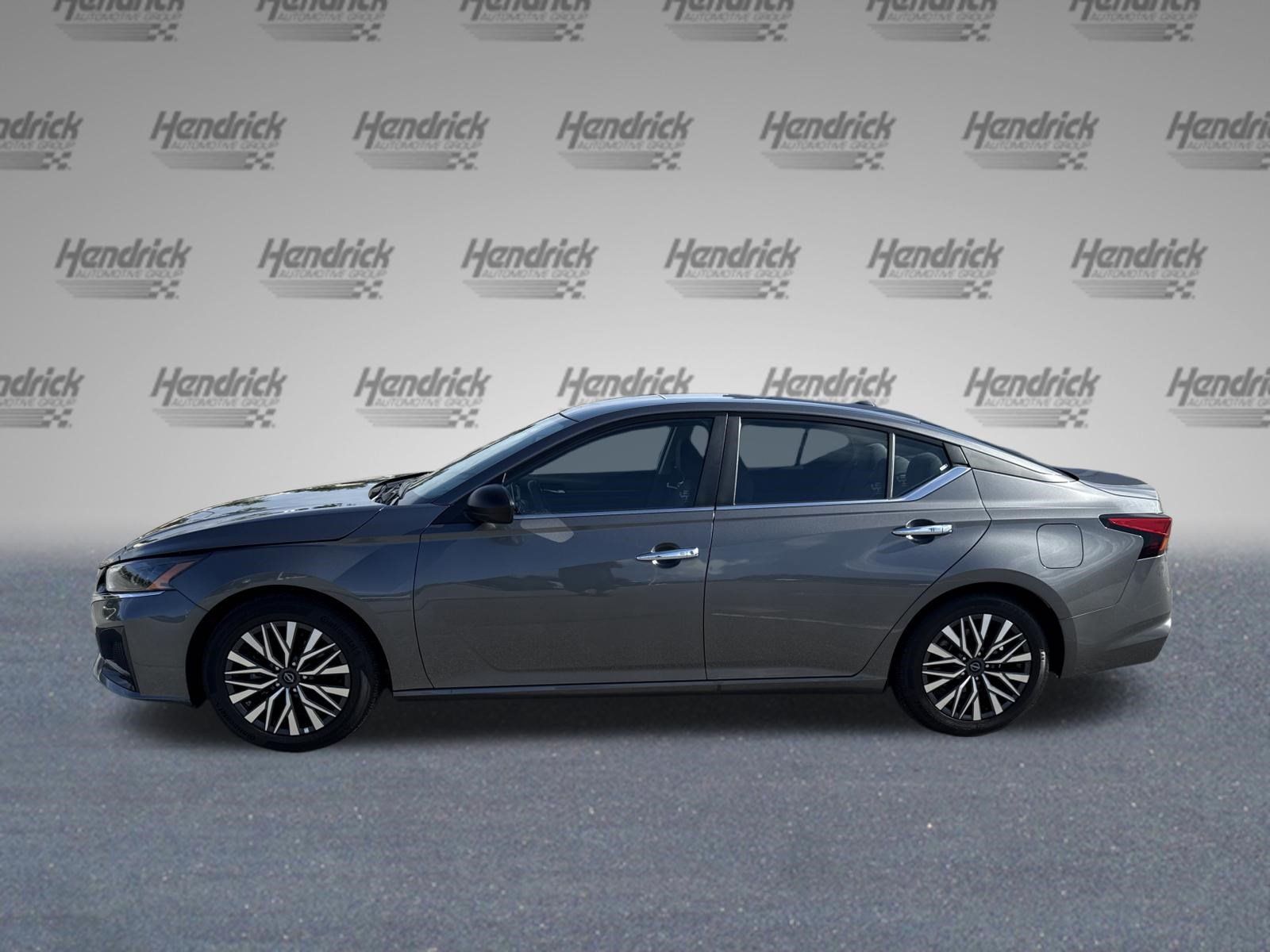 Used 2025 Nissan Altima 2.5 SV FWD image 6