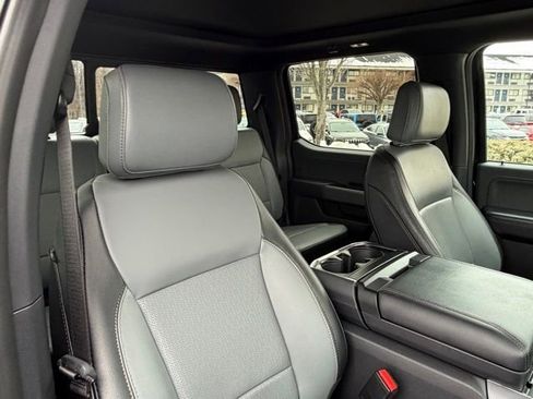 Used 2024 Ford F150 Lightning Lariat image 31