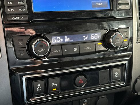 Used 2016 Nissan Titan Platinum Reserve image 18