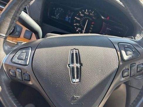 Used 2013 Lincoln MKX FWD image 19