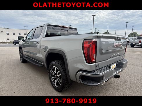 Used 2024 GMC Sierra 1500 AT4 w/ Technology Package AWD/4WD image 3