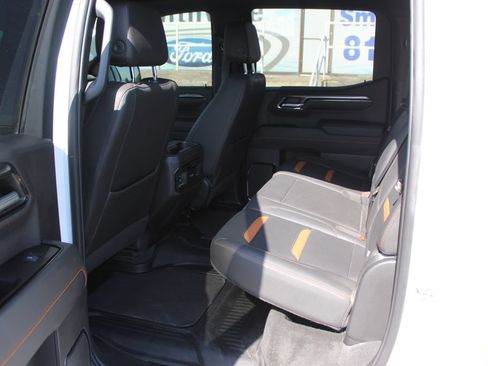 Used 2022 GMC Sierra 1500 AT4 w/ AT4 Premium Package AWD/4WD image 21