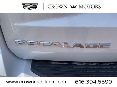 New 2025 Cadillac Escalade ESV Premium Luxury w/ Touring Package image 9