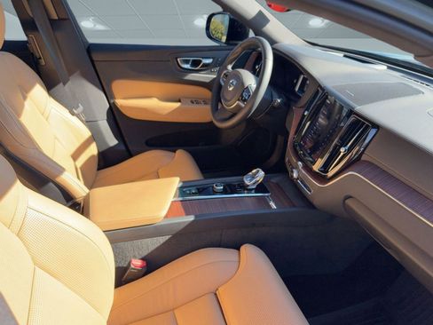 Certified 2023 Volvo XC60 B5 Ultimate w/ Climate Package image 30