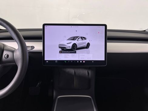 Used 2023 Tesla Model Y Long Range image 16