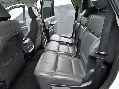 Used 2025 Ford Expedition Active AWD/4WD image 31