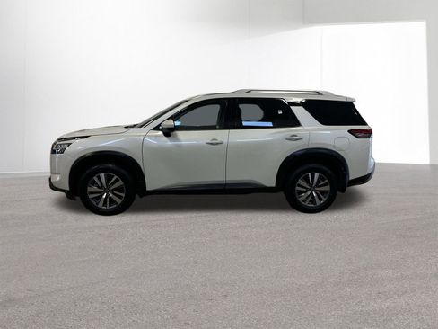 Certified 2024 Nissan Pathfinder SL image 31