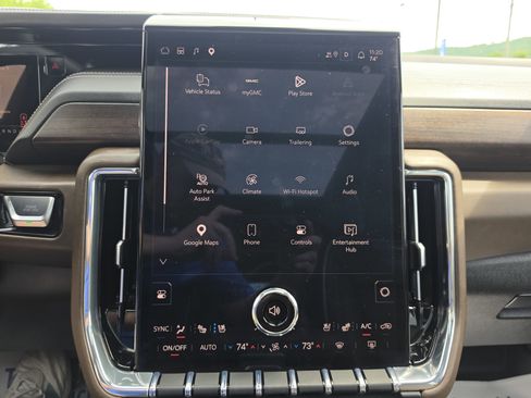 Used 2025 GMC Yukon Denali Ultimate AWD/4WD image 33