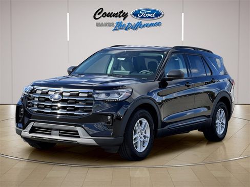 New 2026 Ford Explorer Active w/ Active Comfort Package image 2