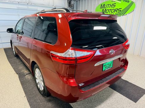 Used 2015 Toyota Sienna Limited Premium w/ Advanced Technology Package FWD image 4
