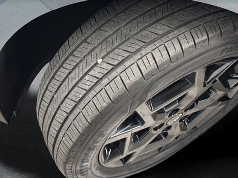 Used 2025 Kia Carnival SX Prestige FWD image 39
