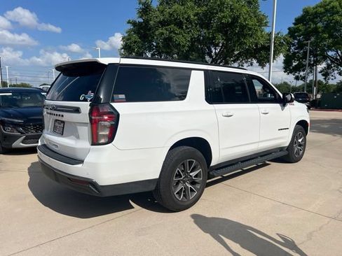 Used 2022 Chevrolet Suburban Z71 w/ Luxury Package AWD/4WD image 8