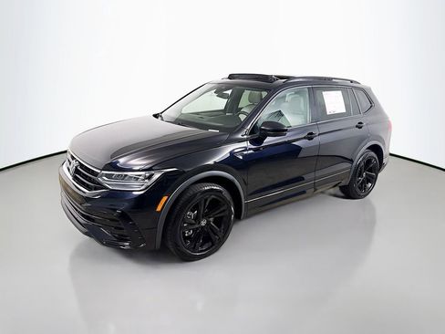 Used 2024 Volkswagen Tiguan SE R-Line image 3