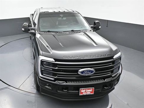 Used 2025 Ford F350 Platinum w/ FX4 Off-Road Package AWD/4WD image 38