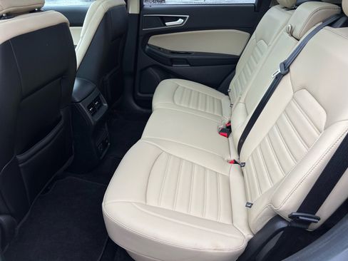 Used 2020 Ford Edge SEL w/ Convenience Package image 9