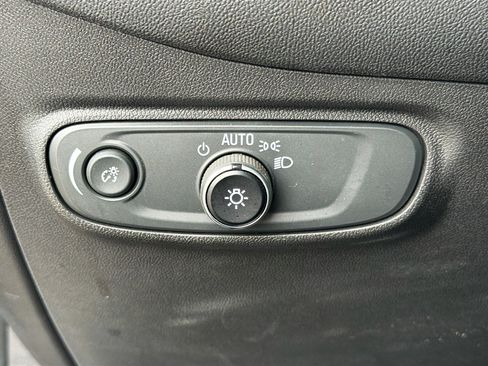 Used 2022 Chevrolet Equinox LT FWD image 35
