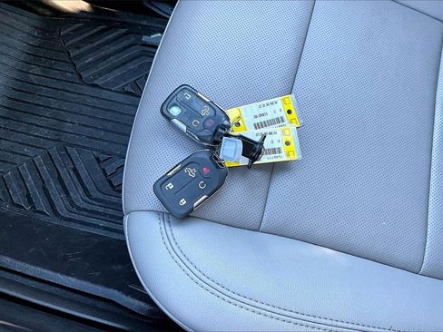 Used 2021 Chevrolet Silverado 1500 LTZ image 31