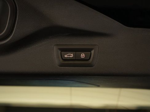 Used 2024 BMW X7 xDrive40i w/ M Sport Package image 33