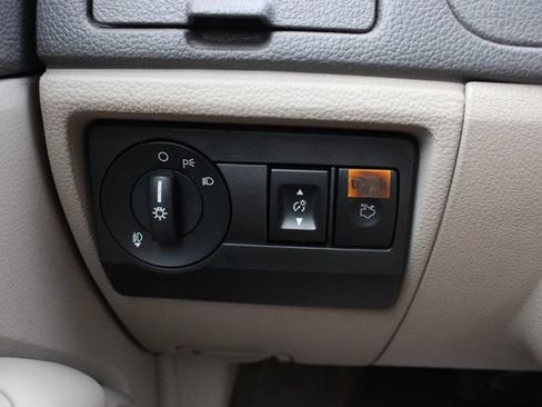 Used 2010 Ford Fusion SE FWD image 9