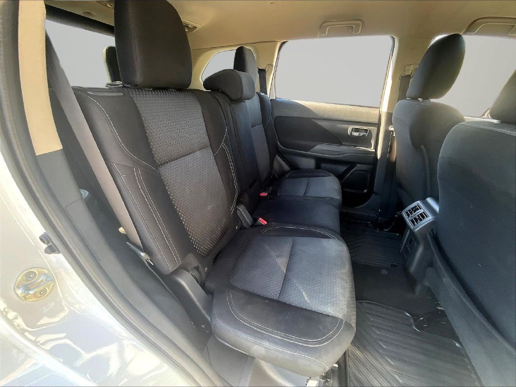 Used 2020 Mitsubishi Outlander ES AWD/4WD image 26