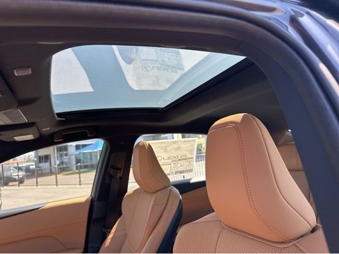 New 2026 Lexus ES 350e FWD image 16