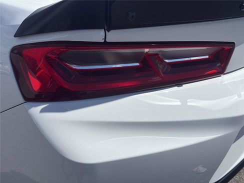 Used 2018 Chevrolet Camaro SS RWD image 12