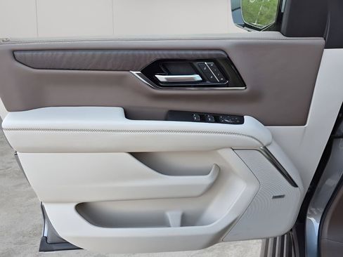New 2026 GMC Yukon Denali w/ Sun & Power Step Package image 26