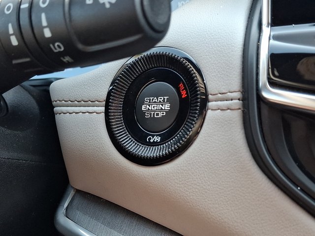 Certified 2023 Jeep Compass Limited AWD/4WD image 27