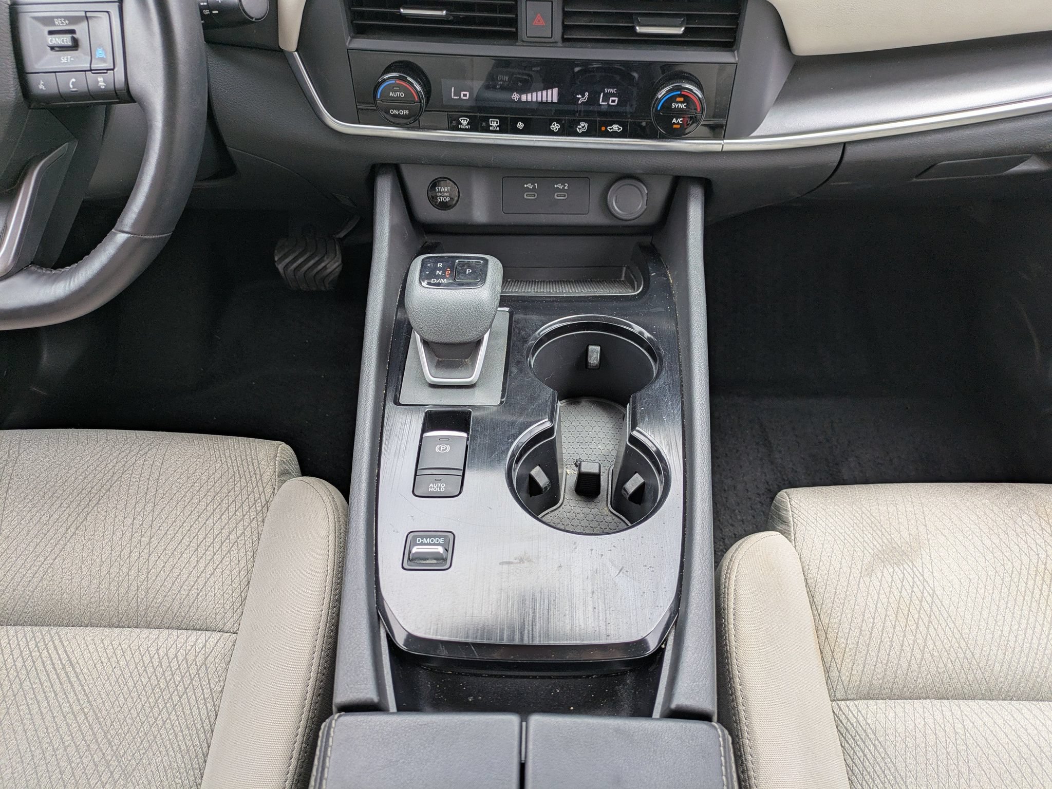 Certified 2025 Nissan Rogue SV FWD image 20