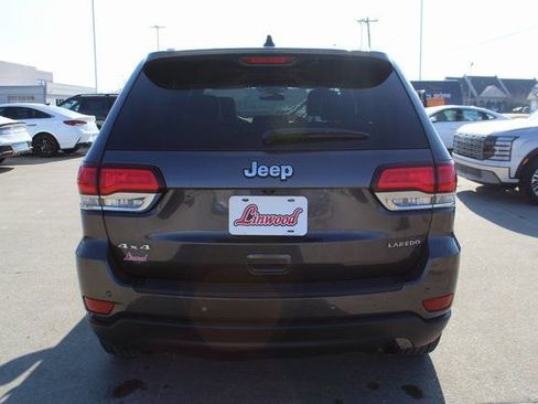 Used 2021 Jeep Grand Cherokee Laredo X image 4
