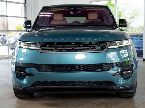 Used 2023 Land Rover Range Rover Sport SE AWD/4WD image 3