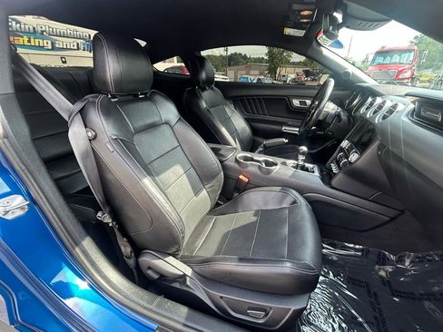 Used 2022 Ford Mustang GT Premium w/ Black Accent Package RWD image 18
