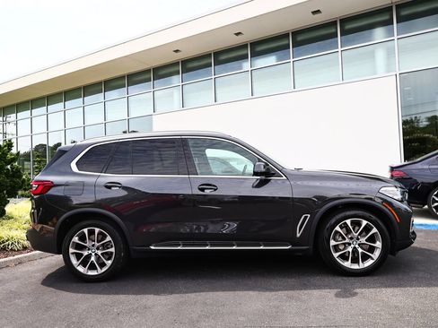 Used 2022 BMW X5 xDrive40i w/ Premium Package AWD/4WD image 4
