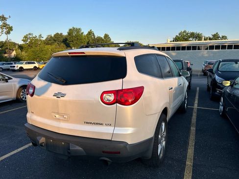 Used 2011 Chevrolet Traverse LTZ AWD/4WD image 6