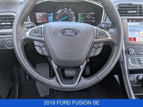 Used 2019 Ford Fusion SE w/ Equipment Group 151A FWD image 18