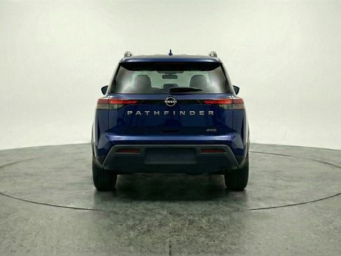 Used 2025 Nissan Pathfinder SV image 7