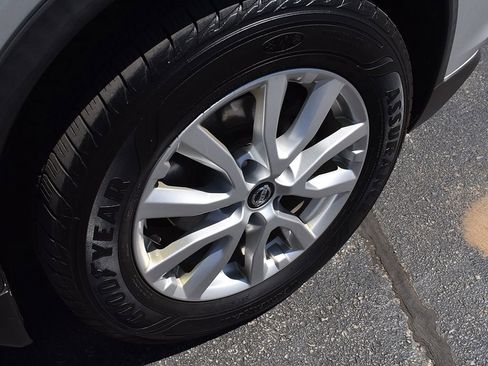 Used 2017 Nissan Rogue SV AWD/4WD image 8