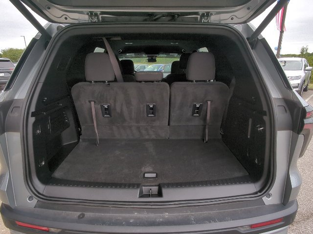 Used 2024 Chevrolet Traverse LT FWD image 35