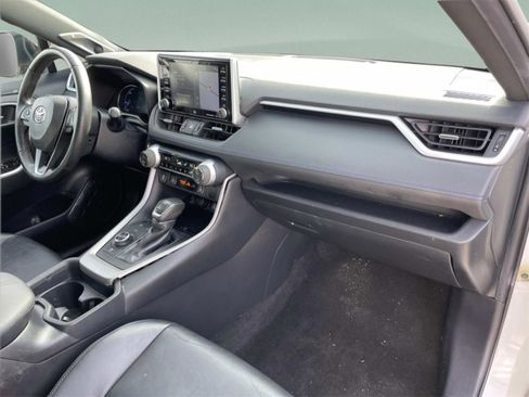 Used 2020 Toyota RAV4 XSE image 24