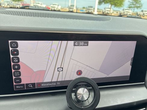 Used 2024 Kia Seltos EX image 11