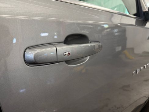 Used 2023 Chevrolet Traverse LT w/ LPO, Floor Liner Package AWD/4WD image 31