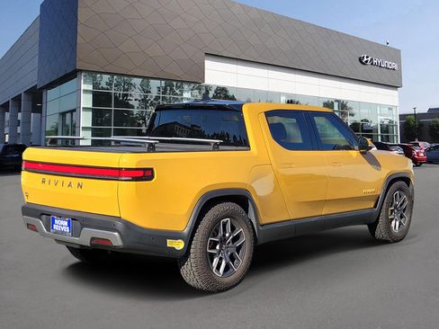 Used 2022 Rivian R1T Adventure image 2