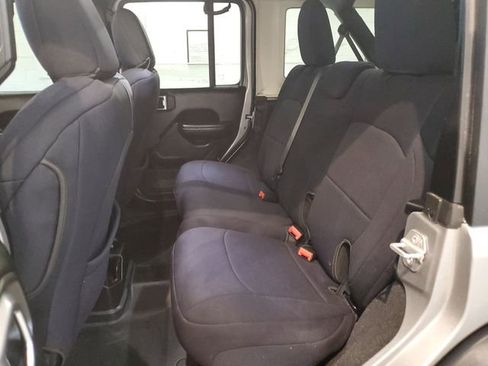 Used 2019 Jeep Wrangler Unlimited Sport S image 25