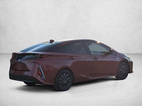 Certified 2021 Toyota Prius Prime LE image 5
